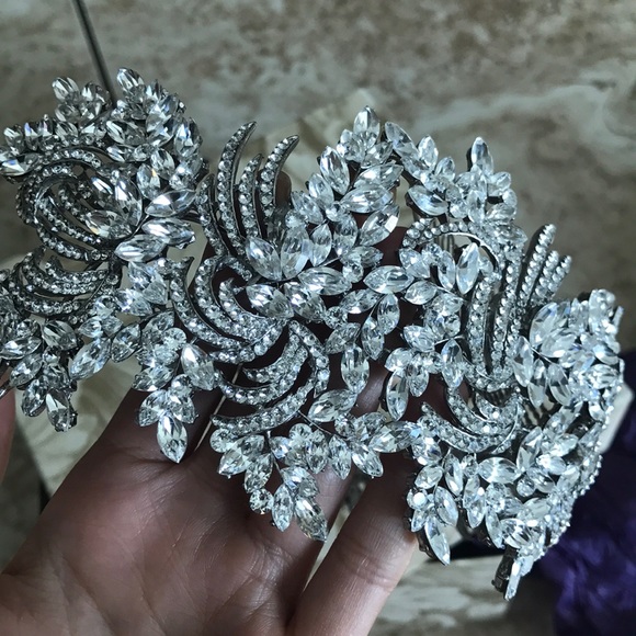 Custom crystal encrusted headpiece wedding - Picture 3 of 8